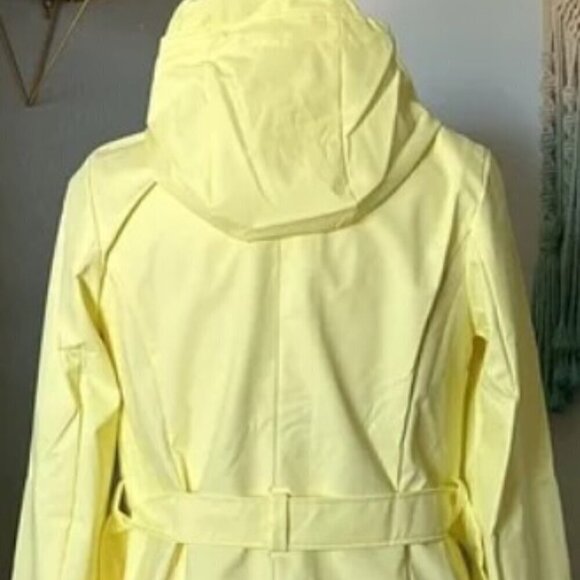 Rains Curve W Jacket Light Yellow New in Package Size XS - Picture 6 of 6